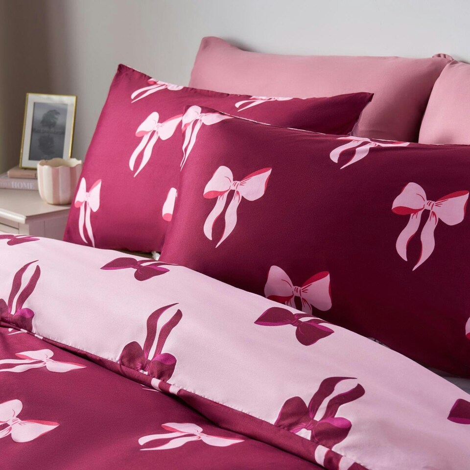 image 1 of OHS Bow Reversible Soft Cosy Plump Duvet Cover and Pillowcase Bedding Set Pink | Single