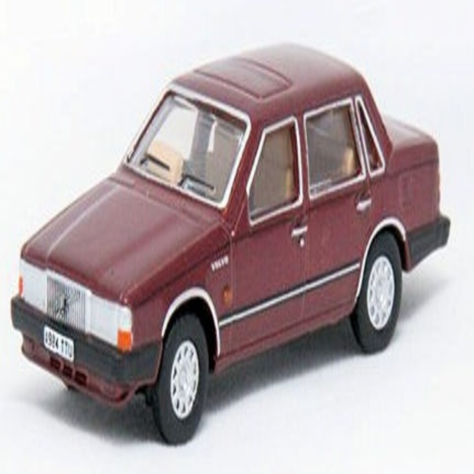 Oxford Diecast Volvo 760 Red Wood Metallic