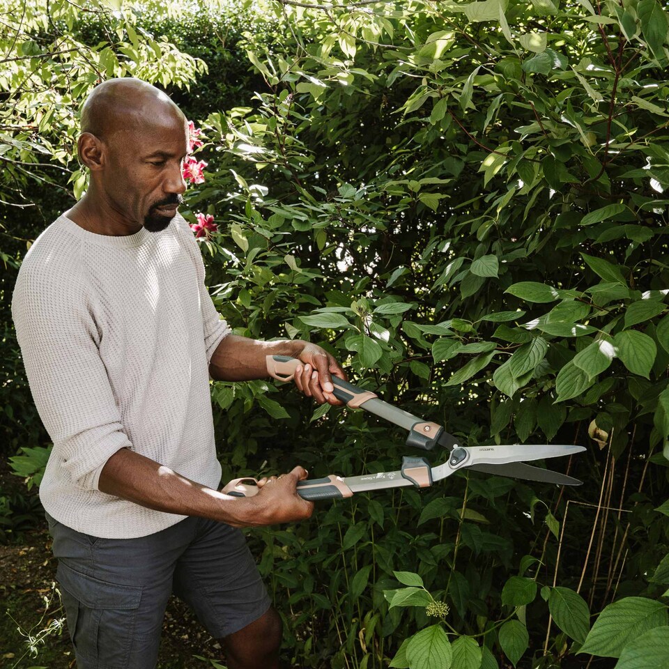 image 1 of Kent & Stowe SureCut Hedge Shears with SK5 Chrome-Coated Wavy Blades | Brown