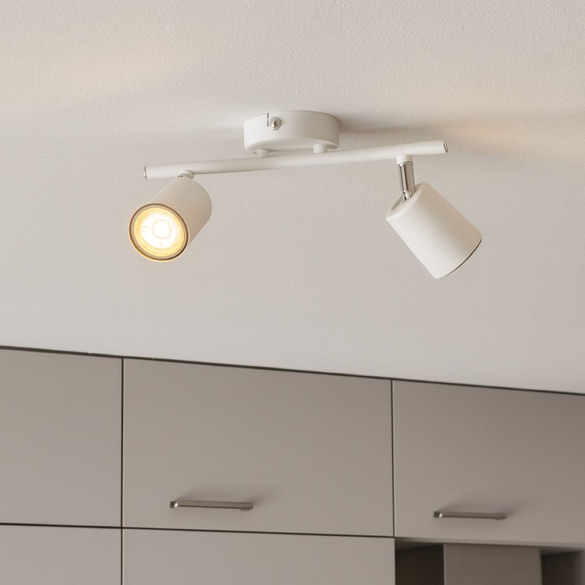 CGC Lighting JACK White Double-Head GU10 Ceiling Spot Bar Light White White Length: 30 cm, Height: 17 cm, Depth: 6 cm