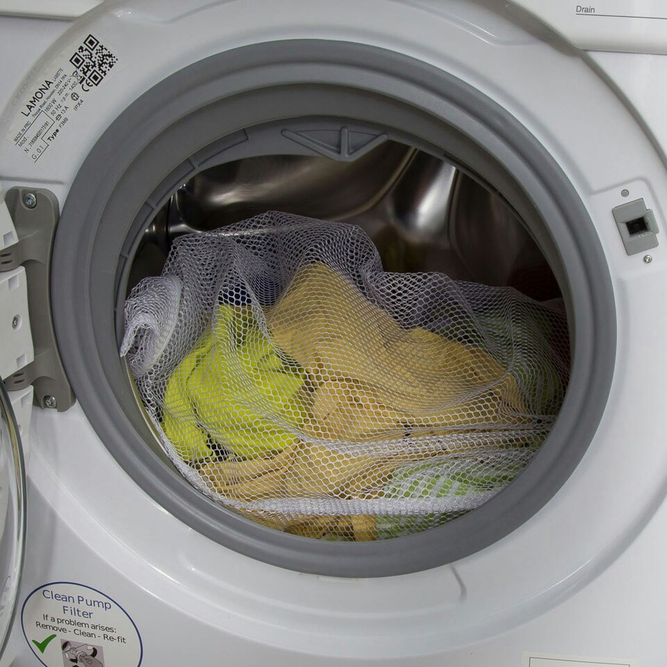 image 1 of 5 x Extra Large Size Net Washing Bags for Laundry with Strong Zip – 75cms x 50cms ( 29" x 20" ) White
