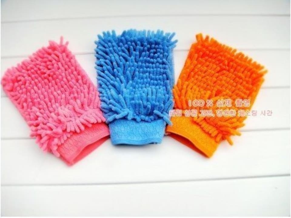 image 1 of 2-in-1 Microfibre Noodle Wash Mitt