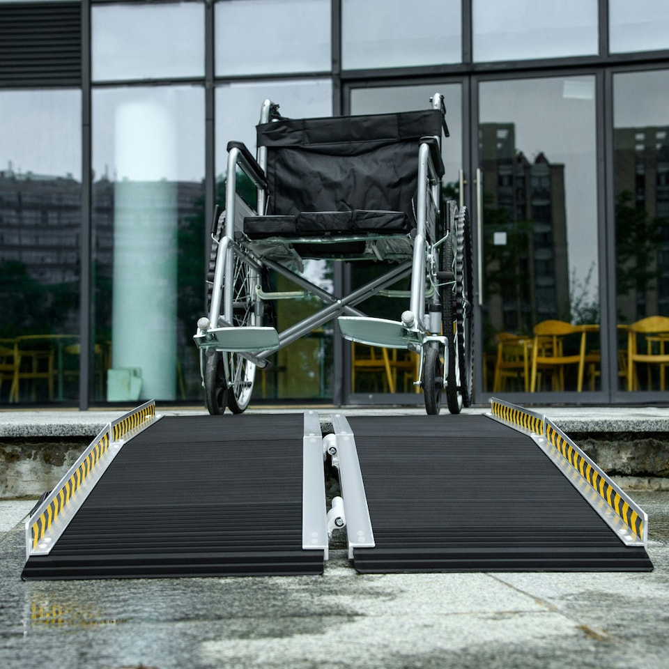 image 1 of HOMCOM Folding Aluminium Wheelchair Ramp 152x73cm 272KG Capacity for Home