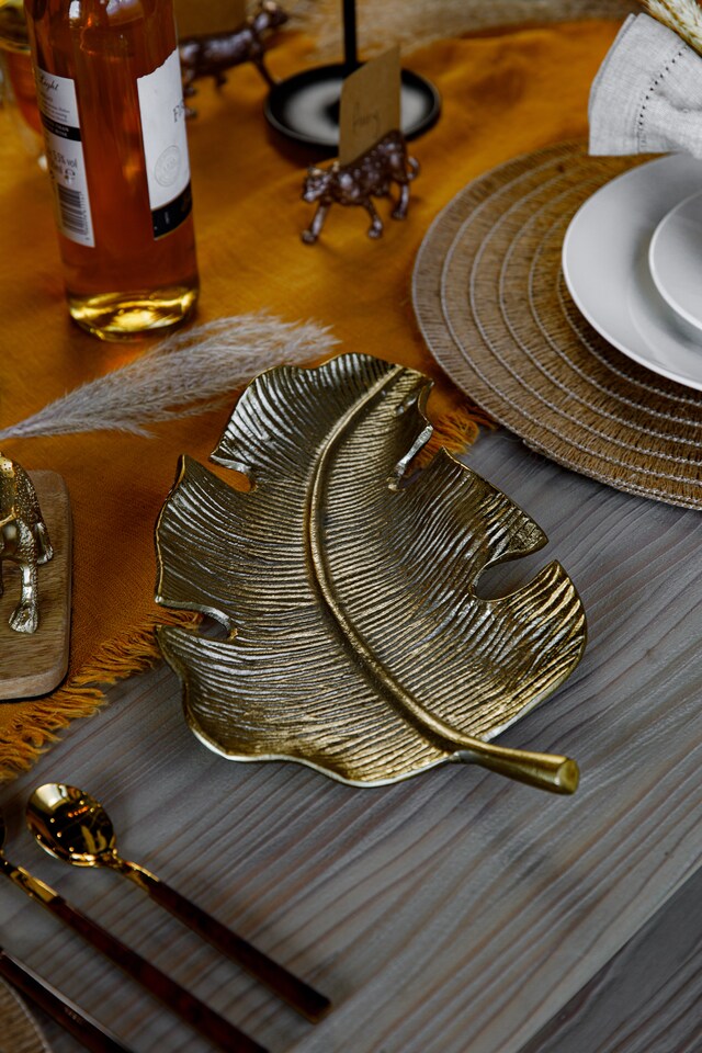 image 1 of Artesà Cast Aluminium Gold Leaf Plate