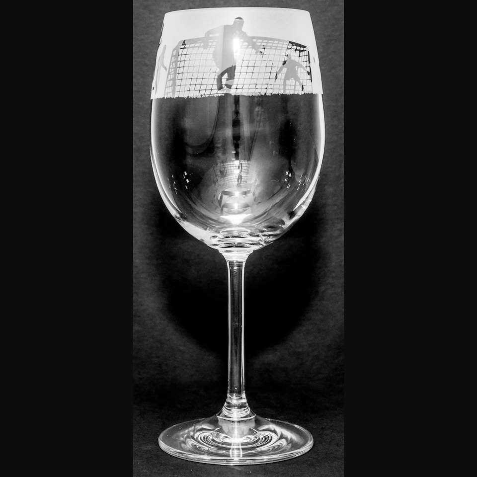 Animo Glass Etched Wine Glass Football