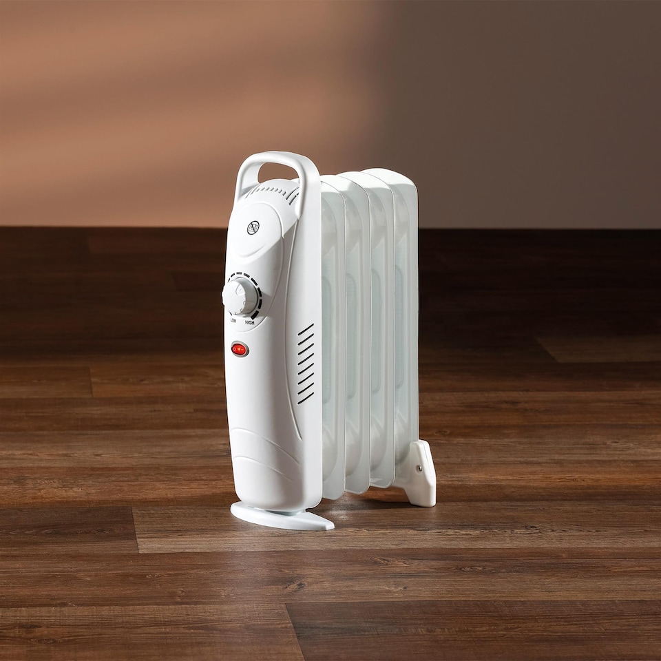image 1 of Daewoo 650W Mini Oil Filled Radiator with Thermostat 5 Fin White
