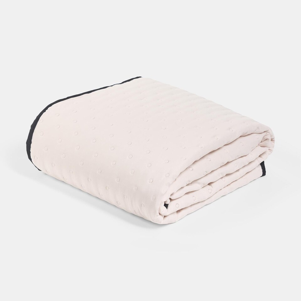 image 1 of OHS Scallop Edge Quilted Throw Lightweight Blanket Bedspread | Cream | Cream/Black | One Size