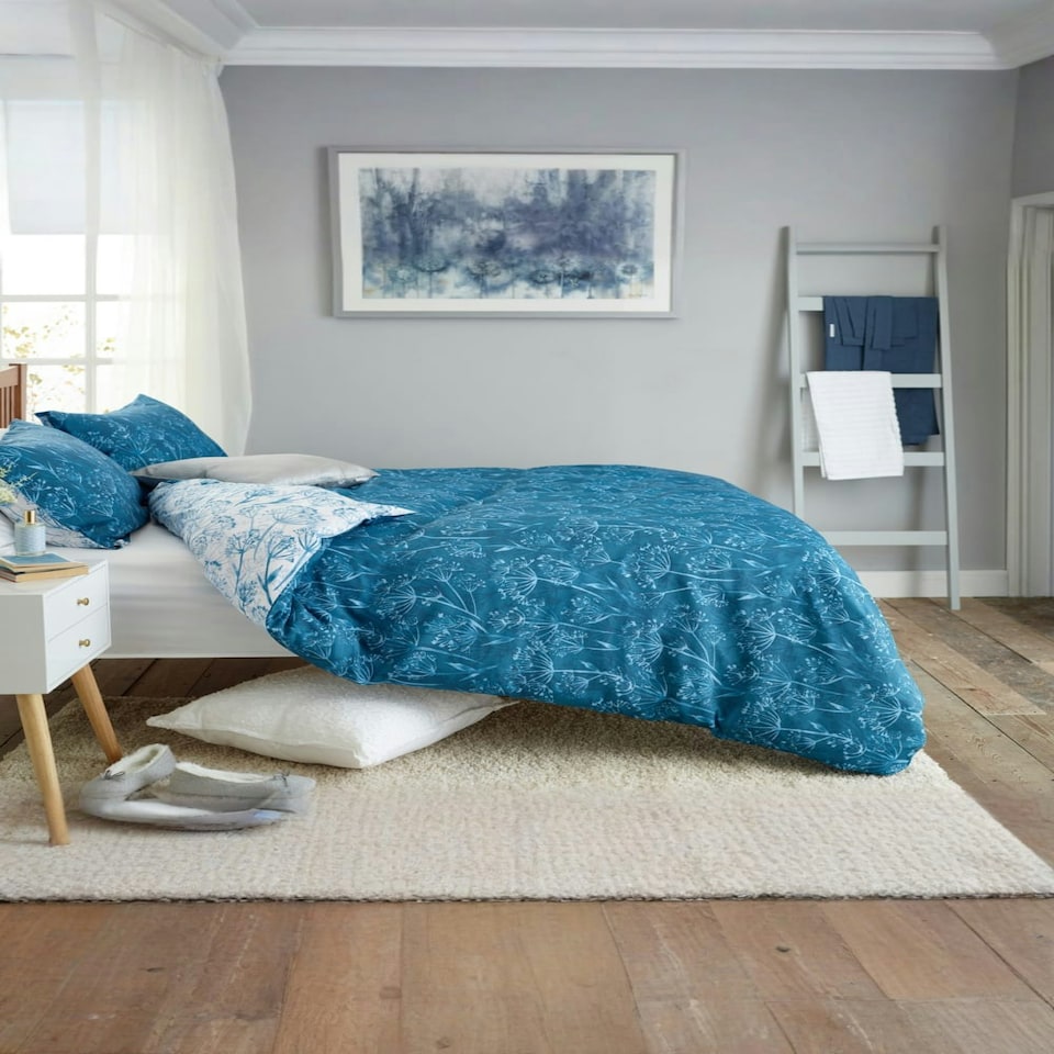 image 1 of Cow Parsley Botanical Print Duvet Cover Set – Cotton Rich 200 Thread Count Soft Bedding Blue | Super King