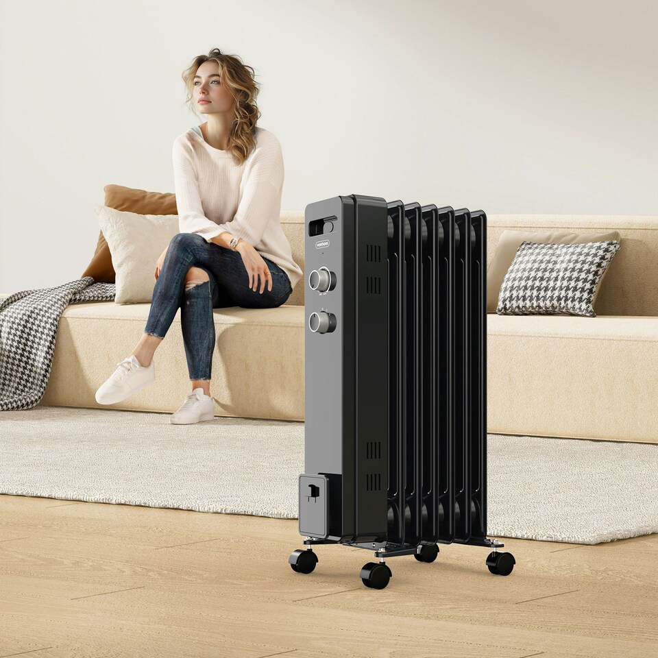 image 1 of VonHaus Oil Filled Radiator 7 Fin Portable Electric Heater