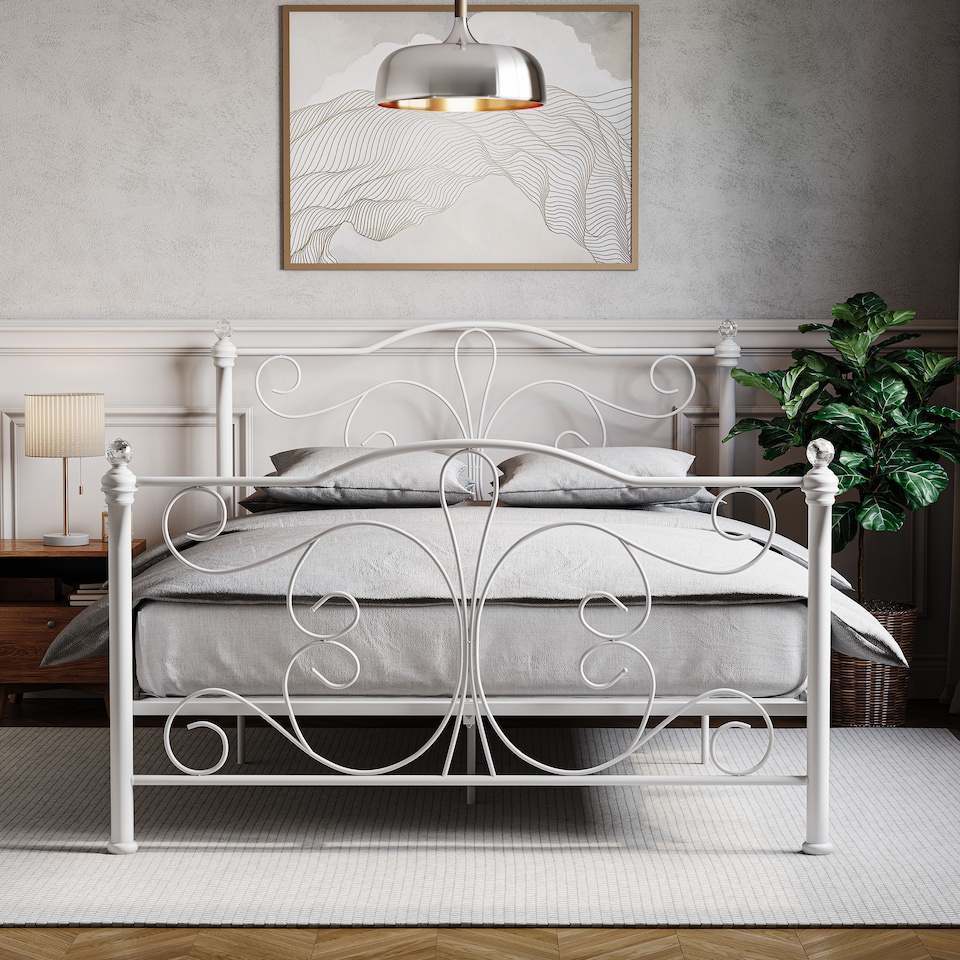 image 1 of Vida Designs Chicago 4ft6 Double Metal Frame Crystal Finials, White, 135 x 190cm