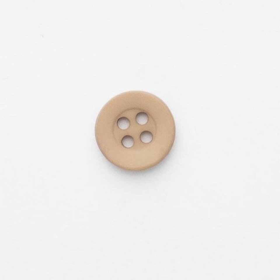 Minerva Fawn Round Plastic Shirt Buttons for Dressmaking - 10mm - per value pack of 100