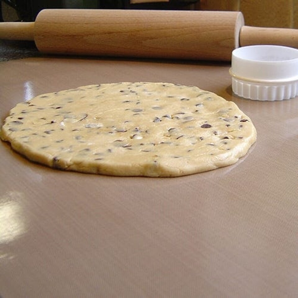 Bake O Glide 600mm x 400mm Non-Slip Roll Out Mat