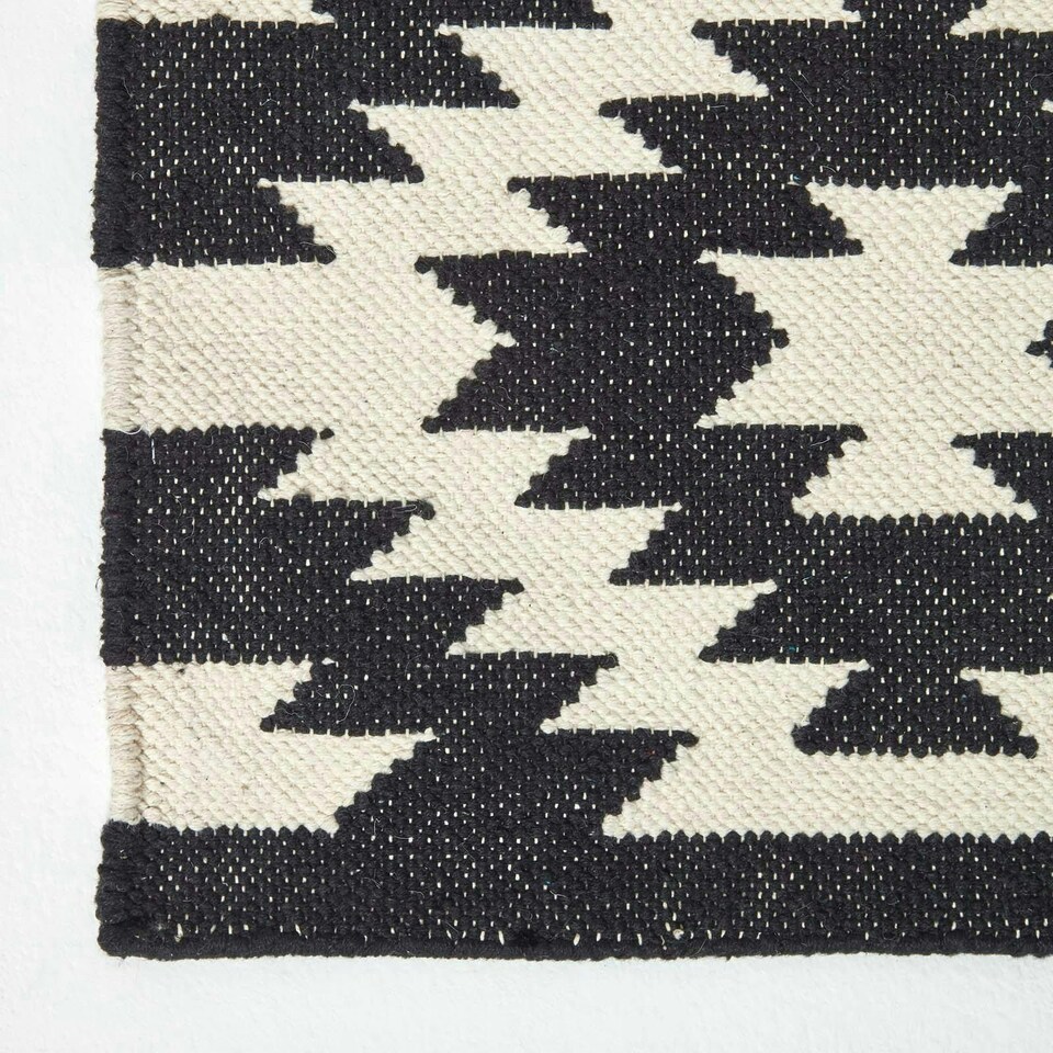 image 1 of Homescapes Zurich Handwoven Black and White Cotton Geometric Kilim Rug - 160 x 230 cm | Black | Black and white