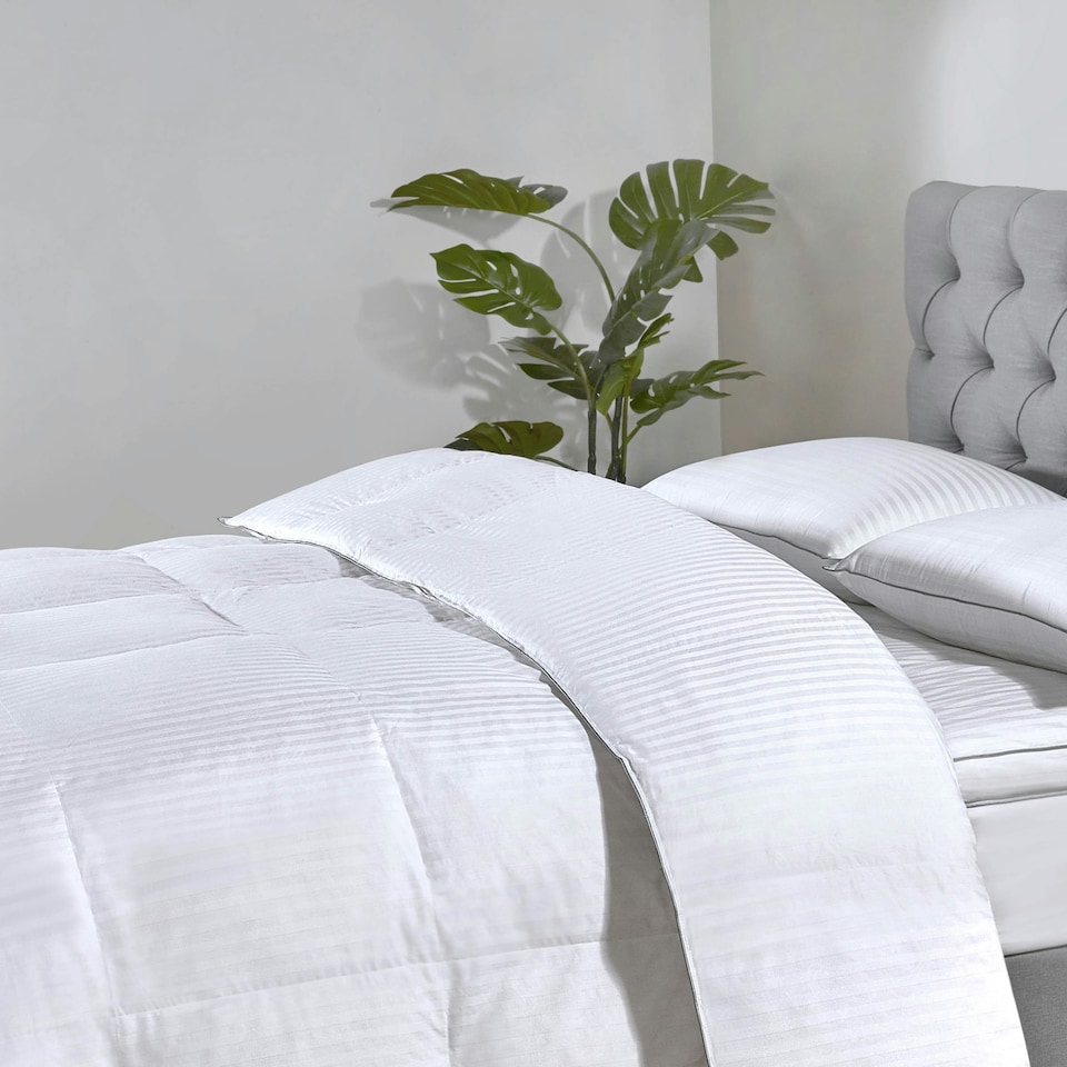 image 1 of BHS 5 Star Hotel Collection 13.5 Tog White Goose Down Super King Duvet, White