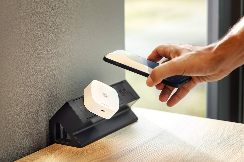 image 1 of Zens Wireless Charging  Adapter (EU Type C) + 18W USB-C - white