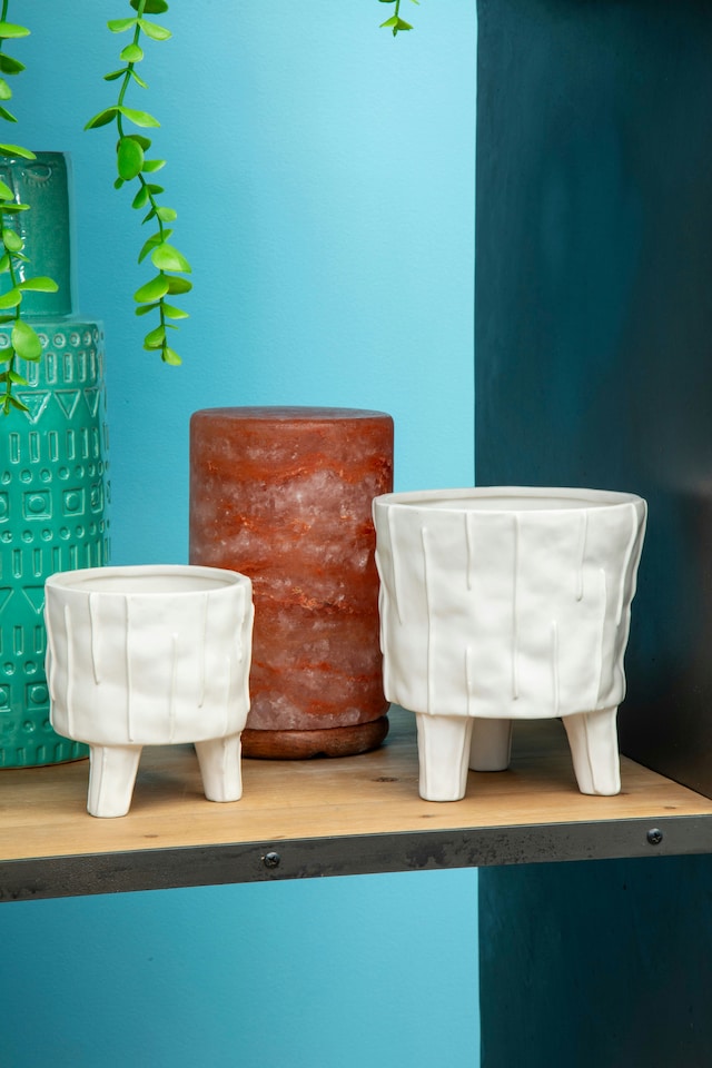 image 1 of Orsina Stylish Design White Large Planter, Lightweight Large Garden Flower Pot, Versatile Planter For  Plants