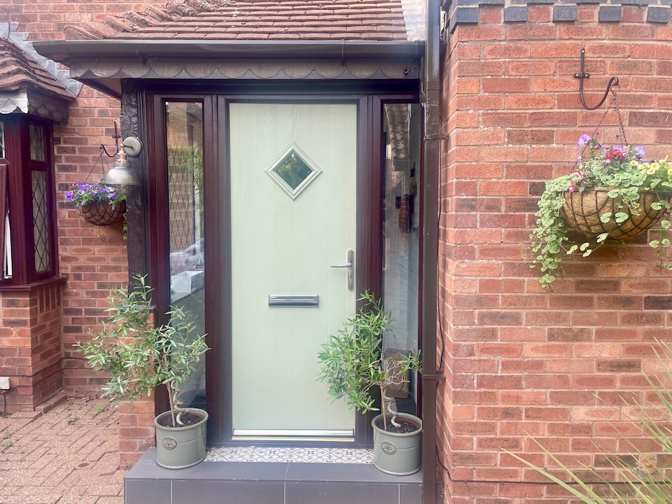 image 1 of Innov8 Coatings Composite Door Paint - Chartwell Green - 750ml - Satin Finish - 10 Year Guarantee | Green | Chartwell Green | 750ml | 1