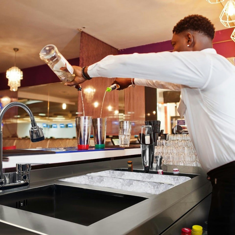 image 1 of Cocktail Bar Station