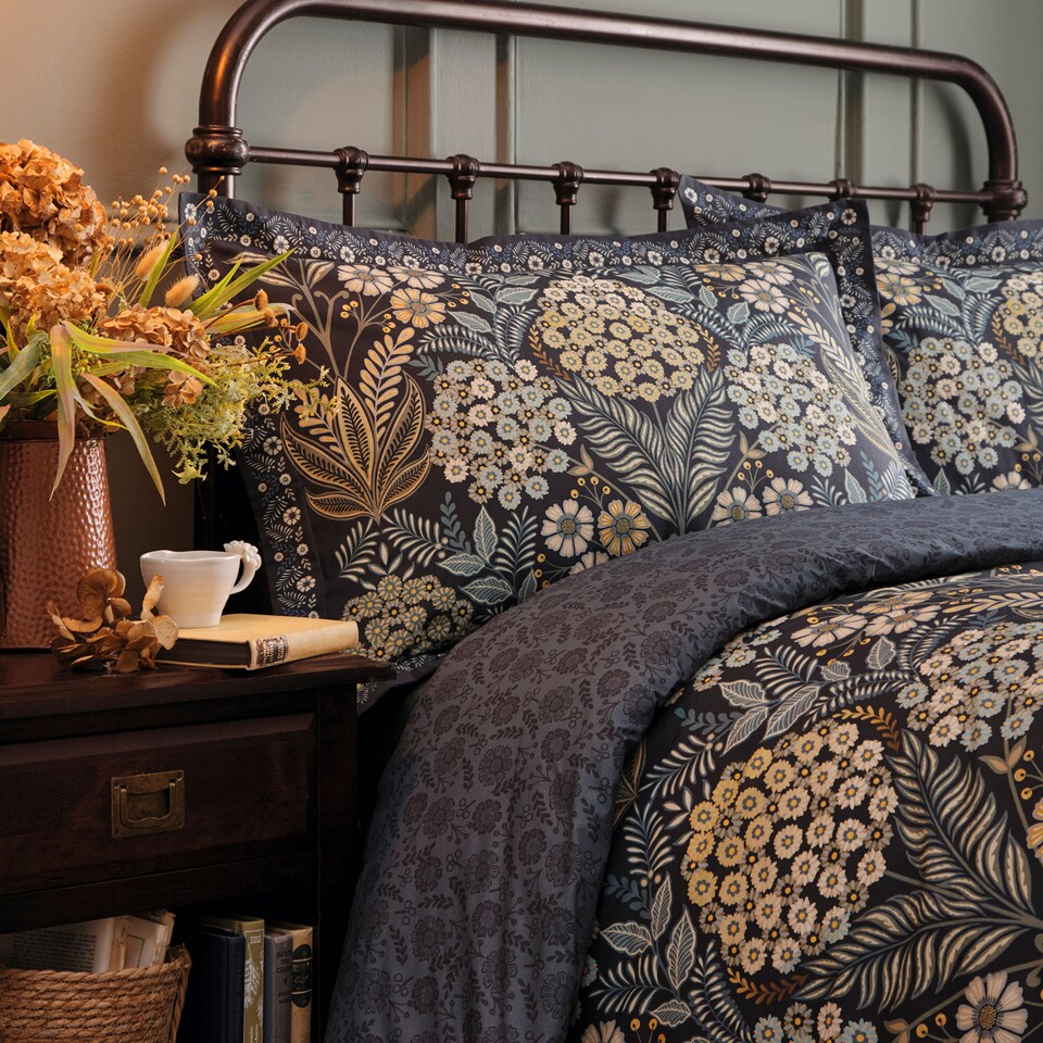 image 1 of Appletree Evelina Duvet Cover Set Navy