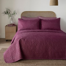 Serene Cavali Bedspread Berry