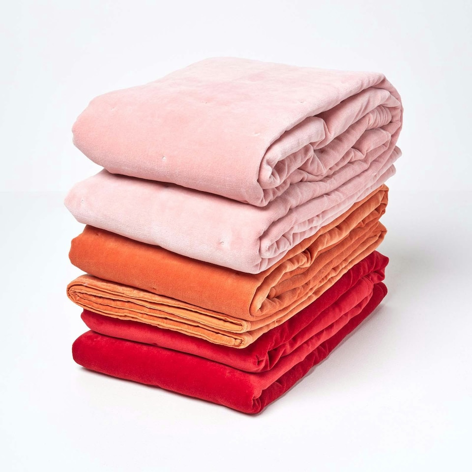 image 1 of Homescapes Pink Velvet Quilted Throw - 125 x 150 cm | Multi