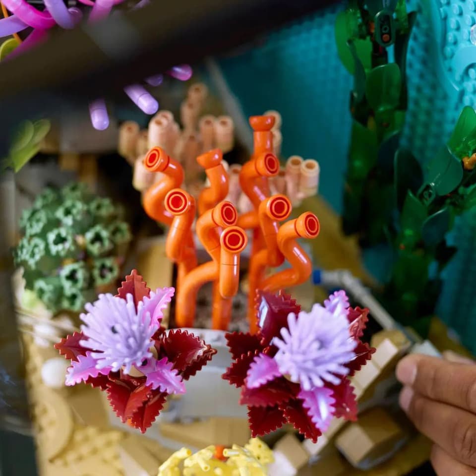 image 1 of LEGO Icons Tropical Aquarium 10366