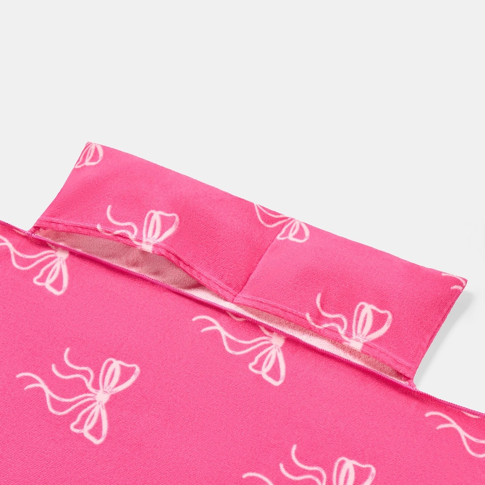 image 1 of OHS Bows Beach Towel with Bag Quick Dry Absorbent Travel Spa | Pink | Hot Pink | One size