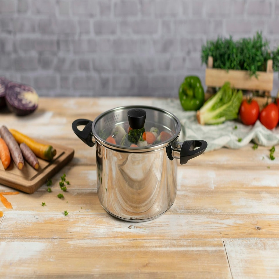 image 1 of CLASSIC PLUS Casserole with draining lid 3.7L 20cm