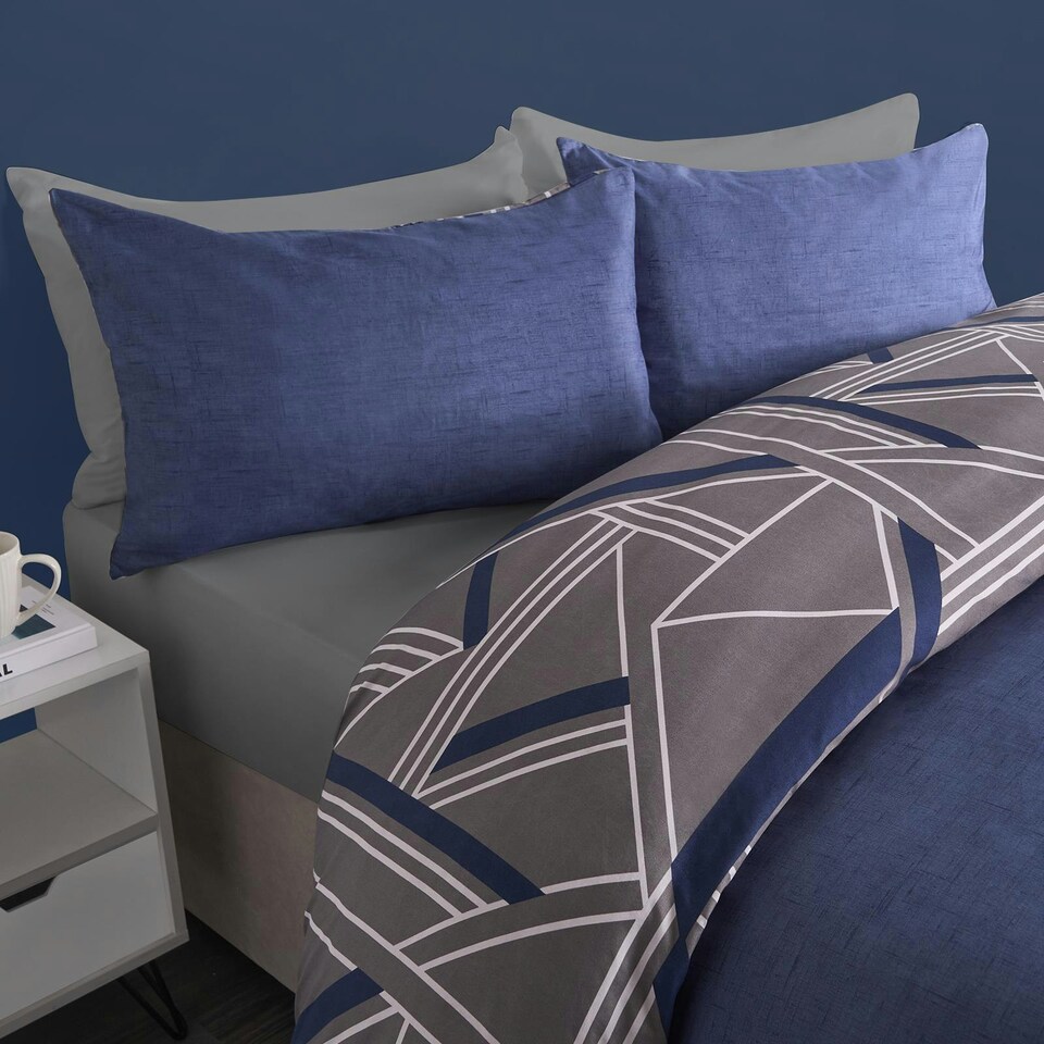 image 1 of OHS Abstract Geo Print Plain Reverse Duvet Cover and Pillowcase Bedding Set, Single - Grey