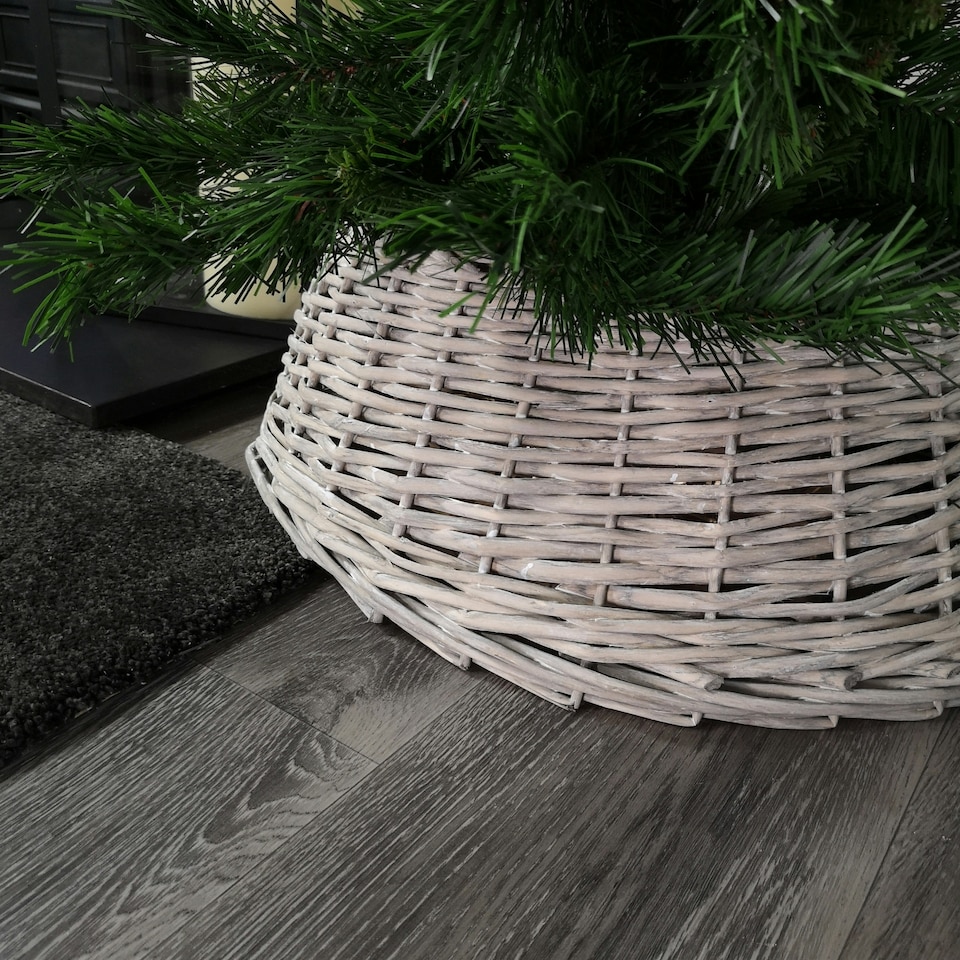 56cm x 43cm Wicker Willow Rattan Tree Skirt in a Grey Colour