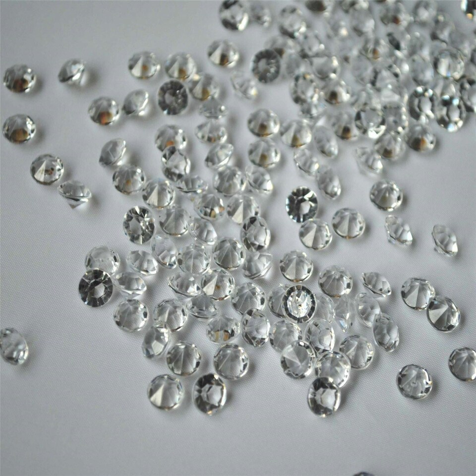 image 1 of 5000 Clear Diamond Confetti