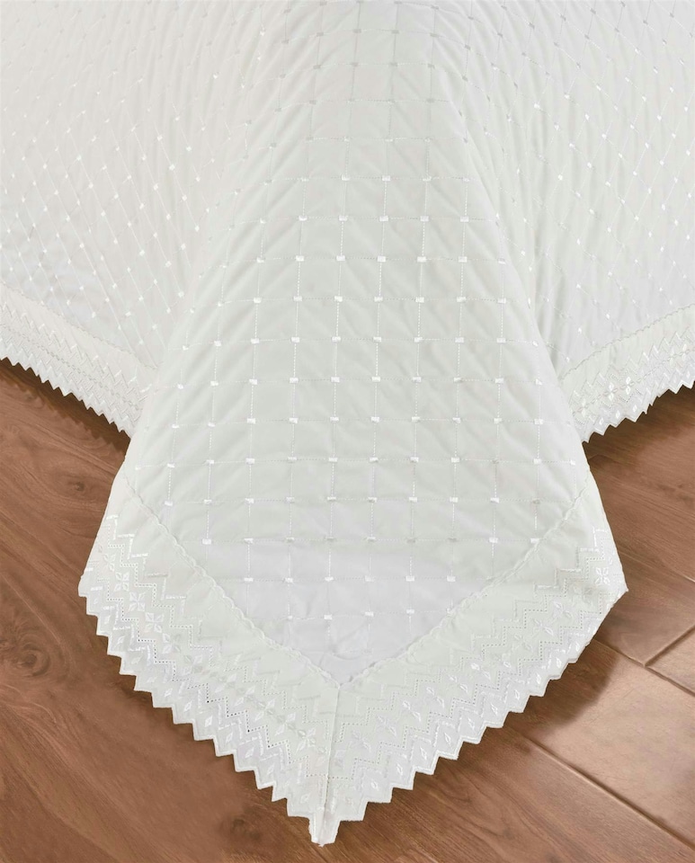 image 1 of Richmond White Bedspread 254x254cm