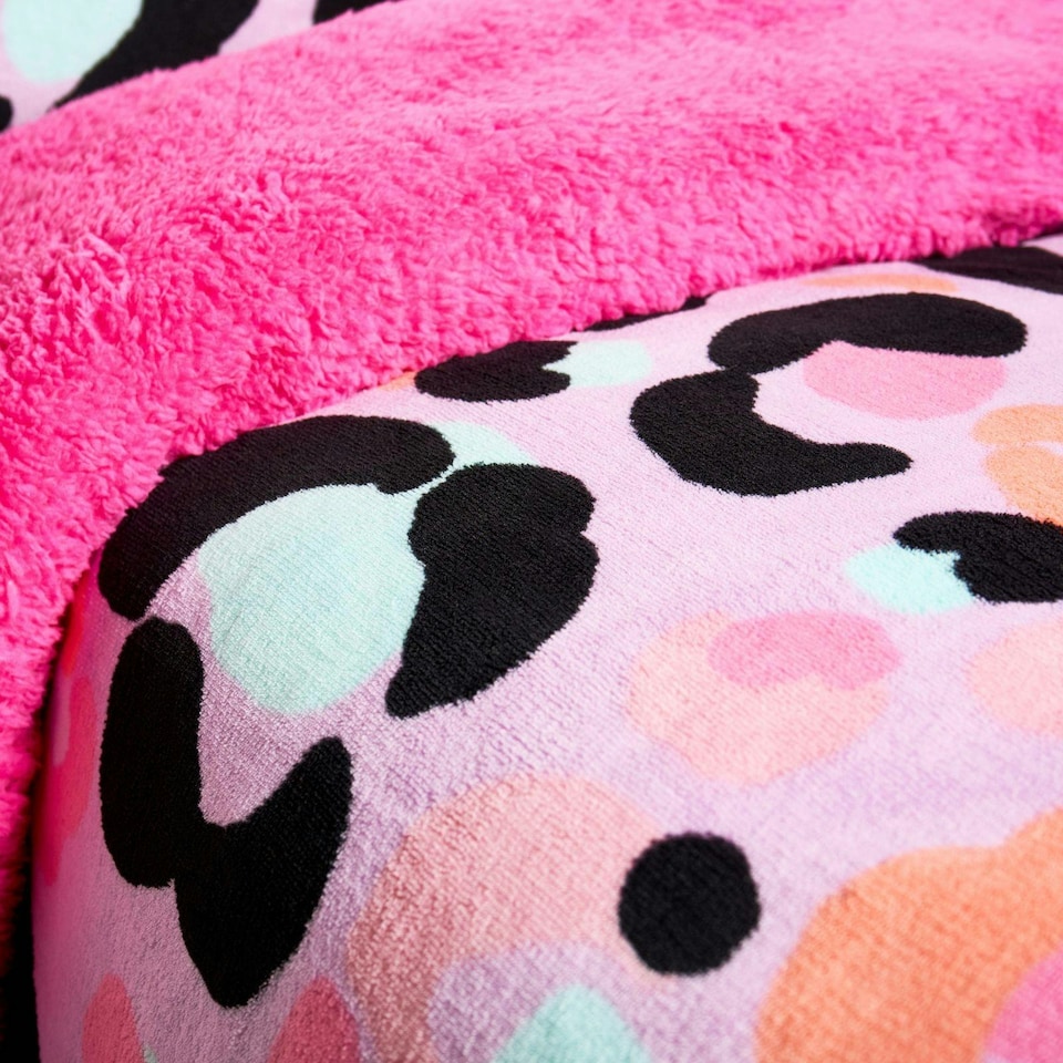 image 1 of OHS Ultra Soft Leopard Fleece Duvet And Pillowcase Bedding Set - Lilac Pink | Pink | Lilac | Single