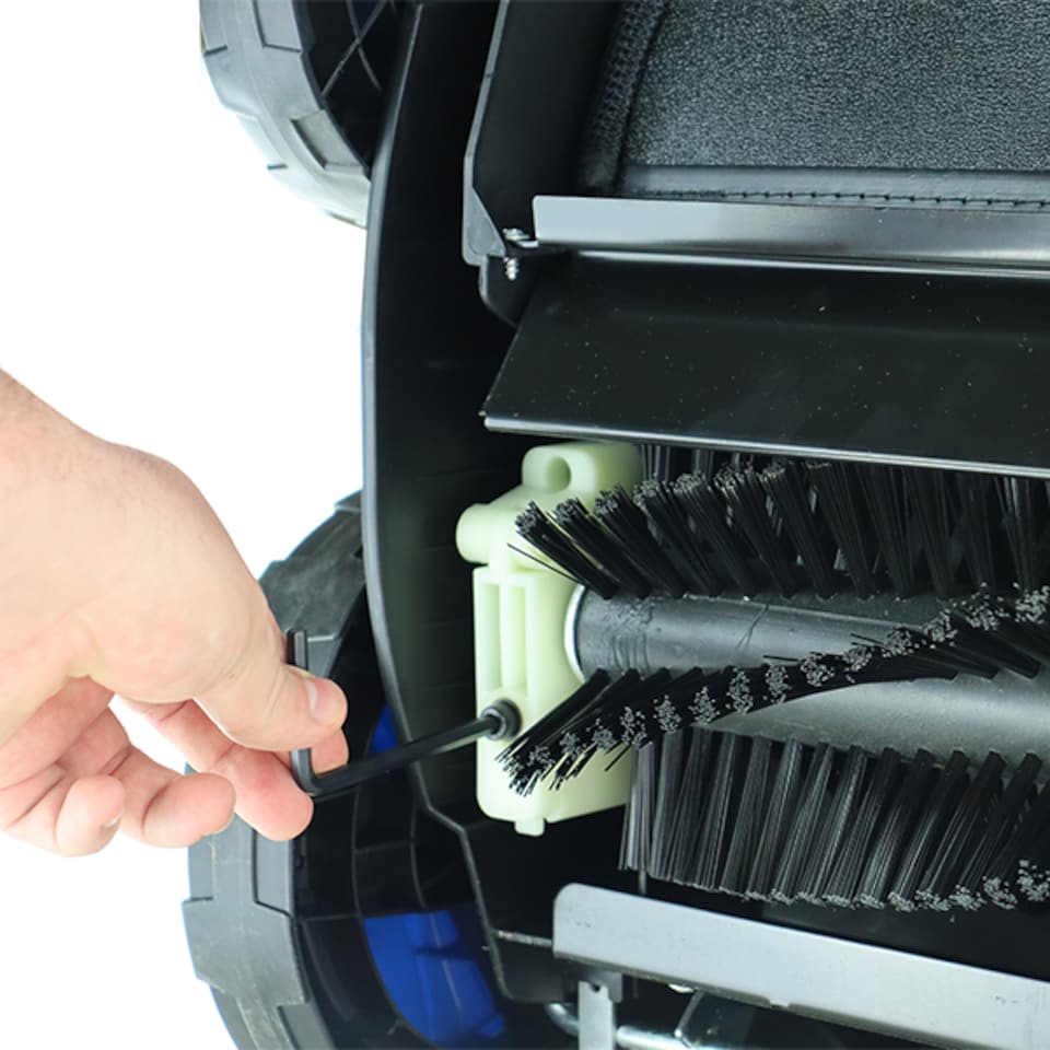 image 1 of Hyundai 1600W 15'' 38cm Artificial Grass Astro Turf Sweeper Multi-use Brush 45L Collection Bag HYSW1600E