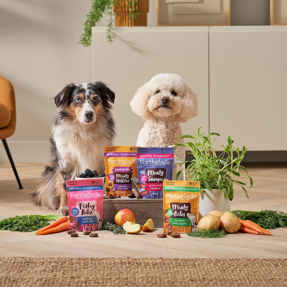 image 1 of Meaty Sausages Pork & Venison Dog Treats (4x100g)