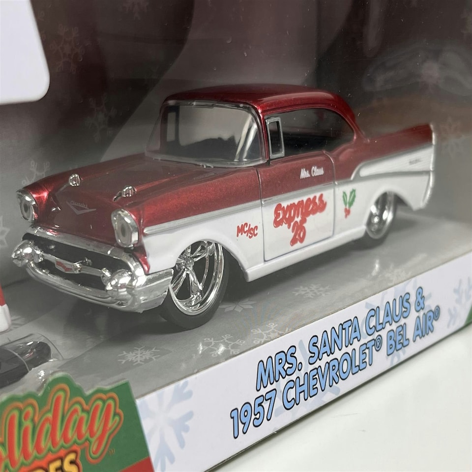 image 1 of Mrs Santa Claus and Chevrolet Bel Air 1:32 Scale Jada 253253008