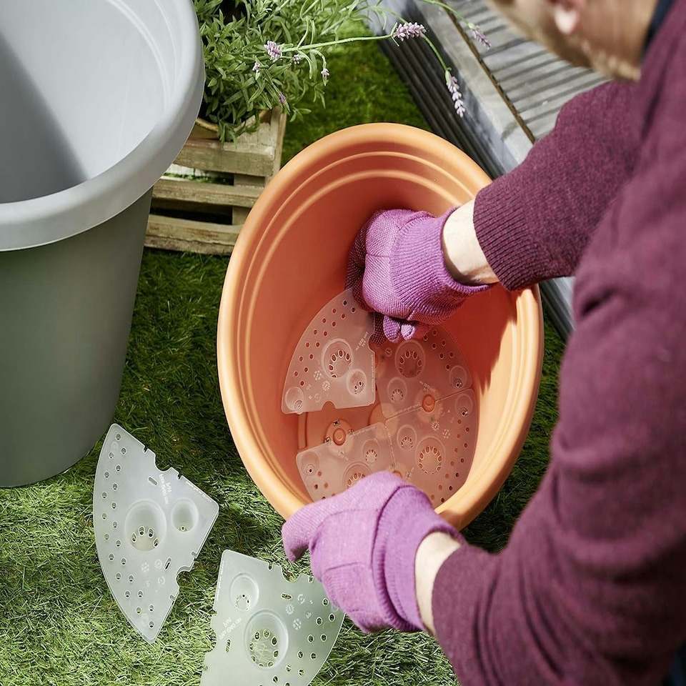 image 1 of Clever Pots Plant Pot Reservoir Reduces Water Waste 30Cm