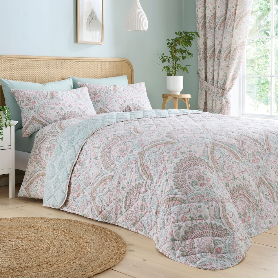 image 1 of D & D Palais Bedspread Green