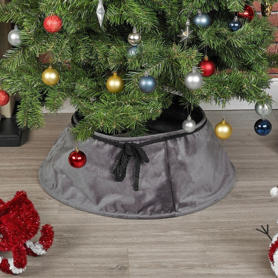 image 1 of Velvet Christmas Tree Skirts