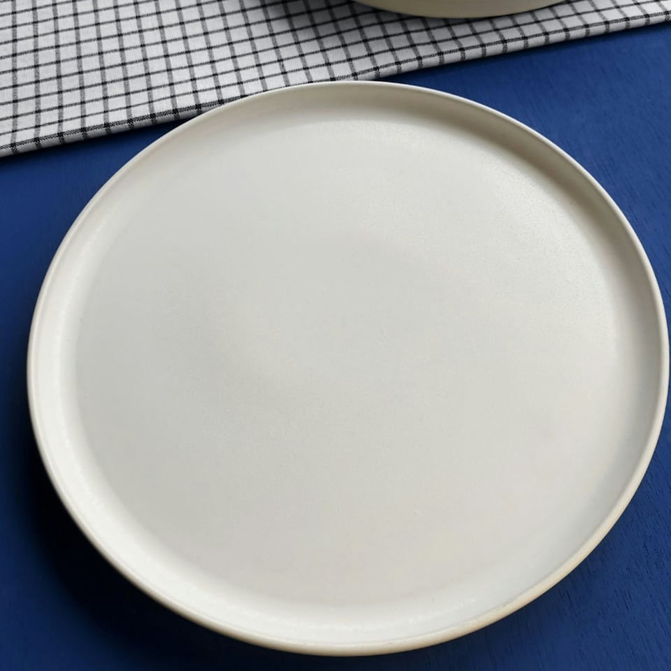 image 1 of Curateology LoHo Set of 4 Stoneware Dinner Plates 26cm - Reactive Glaze Light Grey