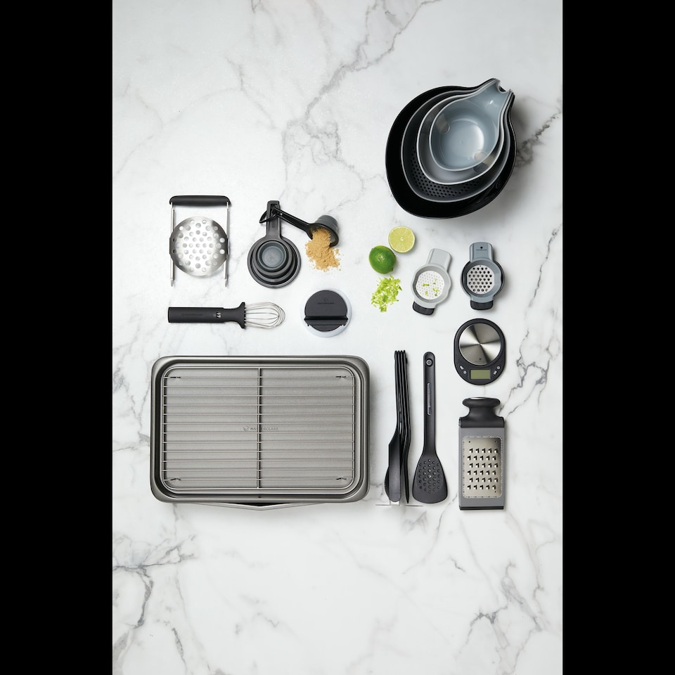 image 1 of MasterClass Measuring Cup Set Black Collapsible 4 Piece Black
