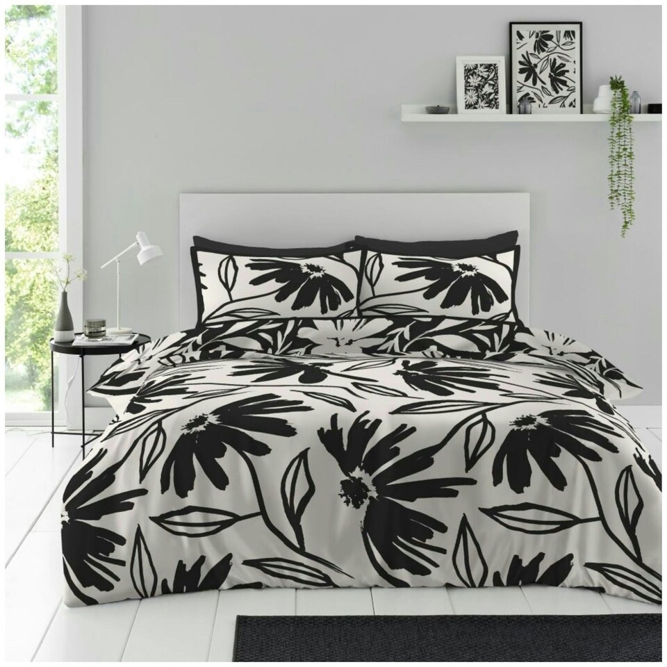 image 1 of VELVETIO Matthias Complete Duvet Cover Set with Fitted Sheet Breathable Bedding Quilt White | Single