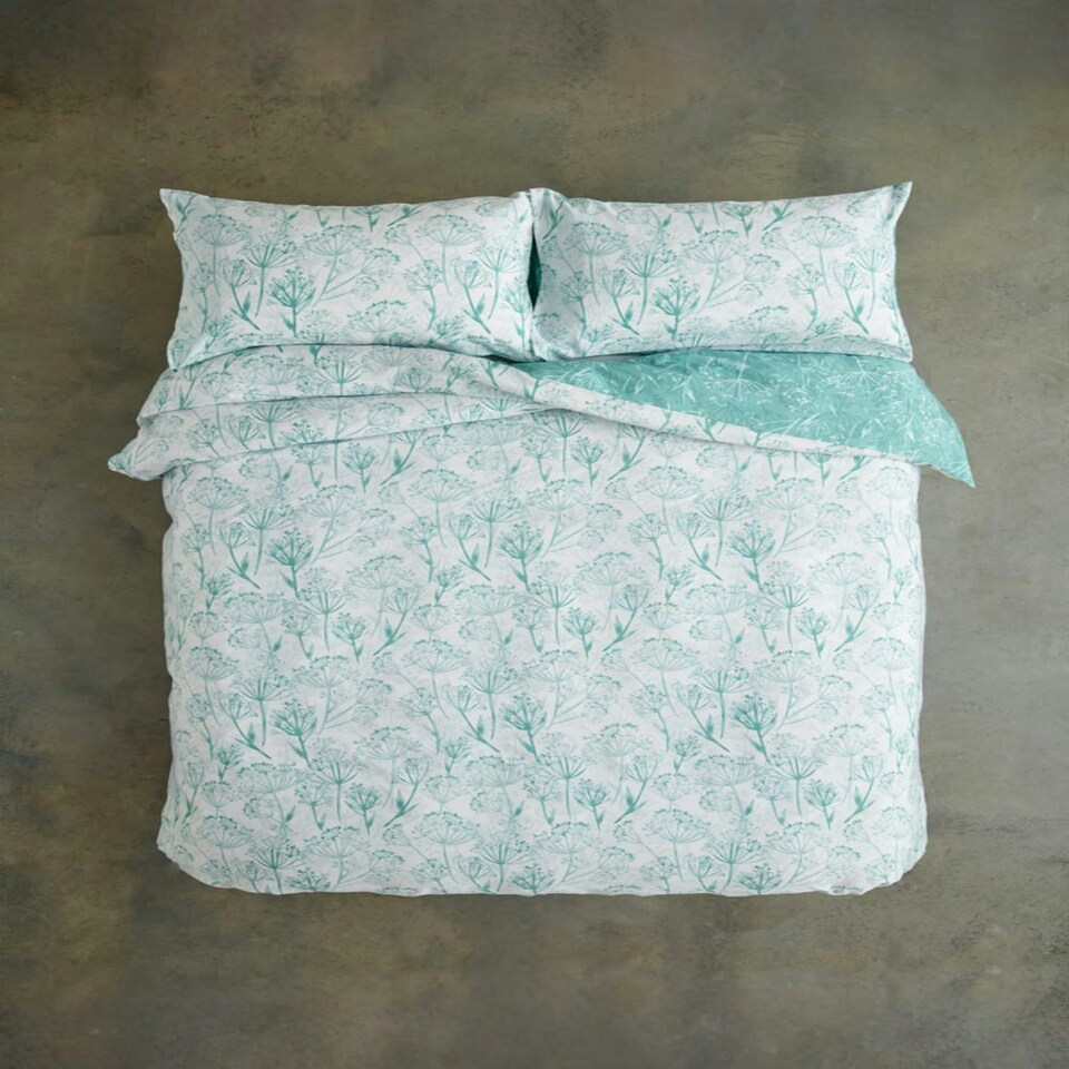 image 1 of Cow Parsley Botanical Print Duvet Cover Set – Cotton Rich 200 Thread Count Soft Bedding Green | Super King