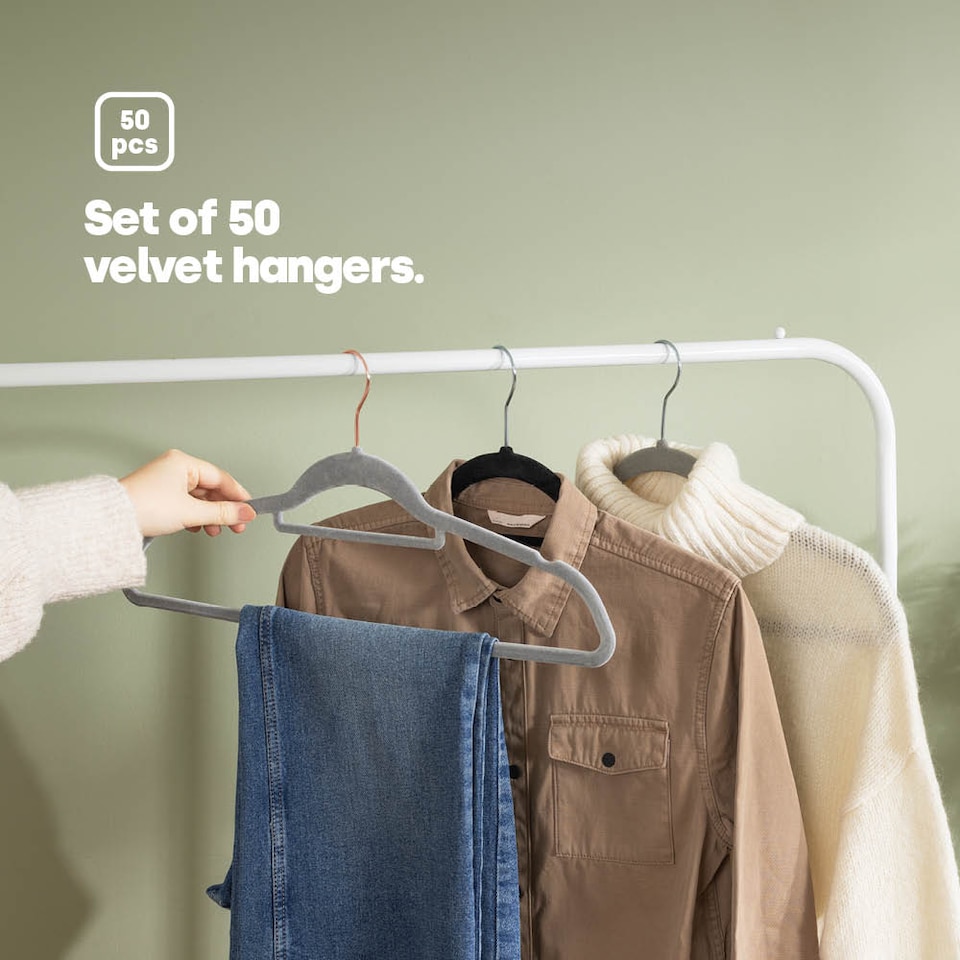 image 1 of 50pc Velvet Hangers Black