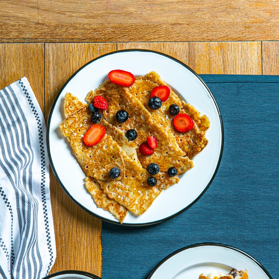 image 1 of Argon Tableware White Enamel Dinner Plates - 25.5cm - Black - Pack of 6 | Black | Black