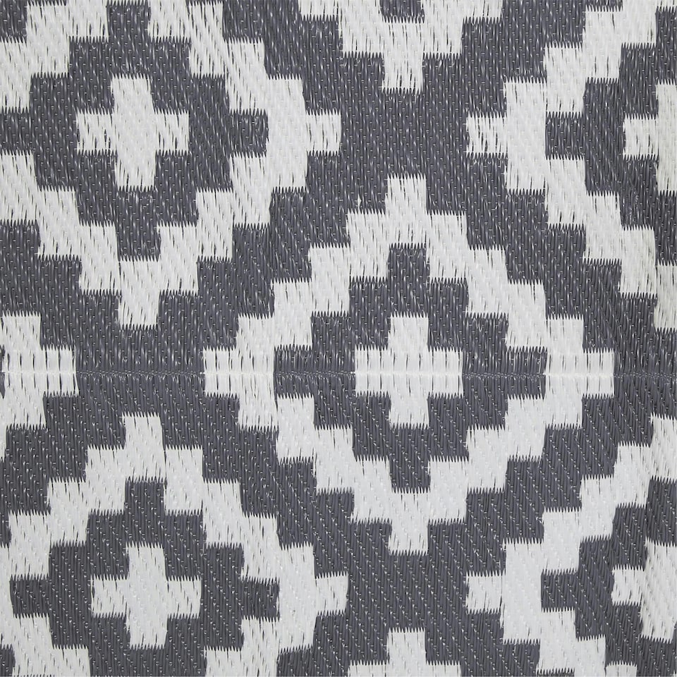 image 1 of Charles Bentley Diamond Pattern Lightweight Waterproof Indoor/Patio Medium Rug
