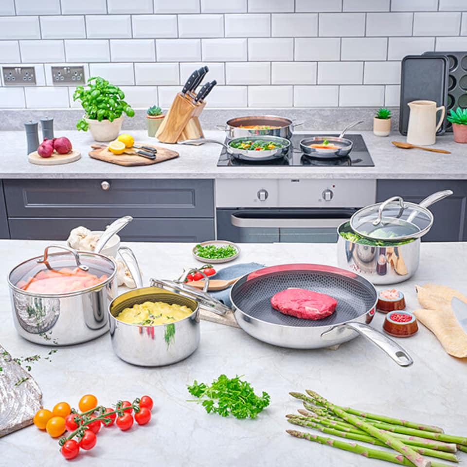 image 1 of Stoven Hextra 4 Piece Saucepan Set with 28cm Frying Pan