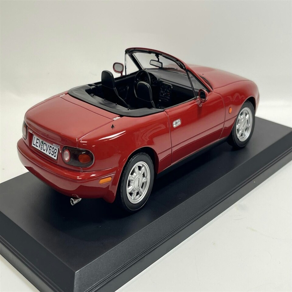 image 1 of Mazda MX5 1989 Red 1:18 Scale Norev 188020