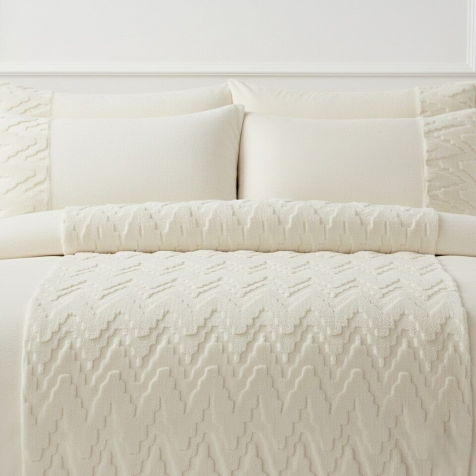 image 1 of Zig Zag 3D Teddy Duvet Cover Set Ultra Soft Teddy Fleece Bedding with Pillowcases | Cream | King