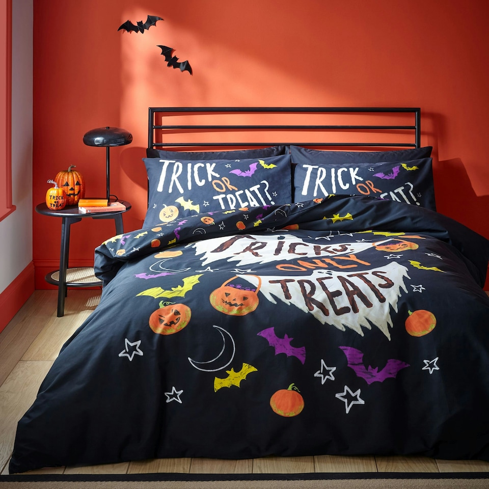 image 1 of Catherine Lansfield Halloween Trick or Treat Reversible Duvet Cover Set Black Black | Single